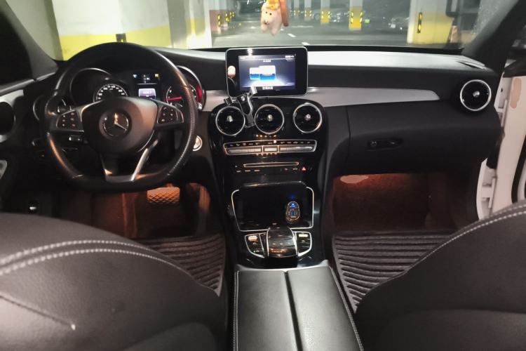 Used Mercedes-Benz C-Class 2016 C 200 Sport Edition Center Console
