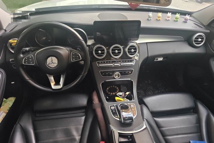 Used Mercedes-Benz C-Class 2016 C 200 L Center Console