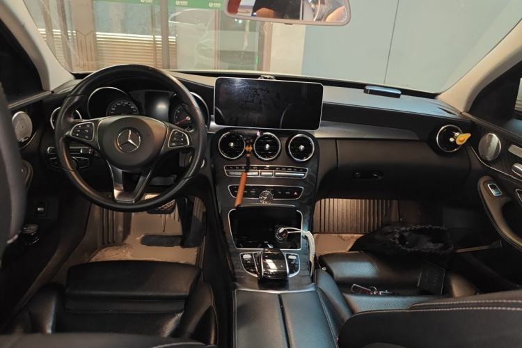 Used Mercedes-Benz C-Class 2016 C 200 L Sport Edition Center Console
