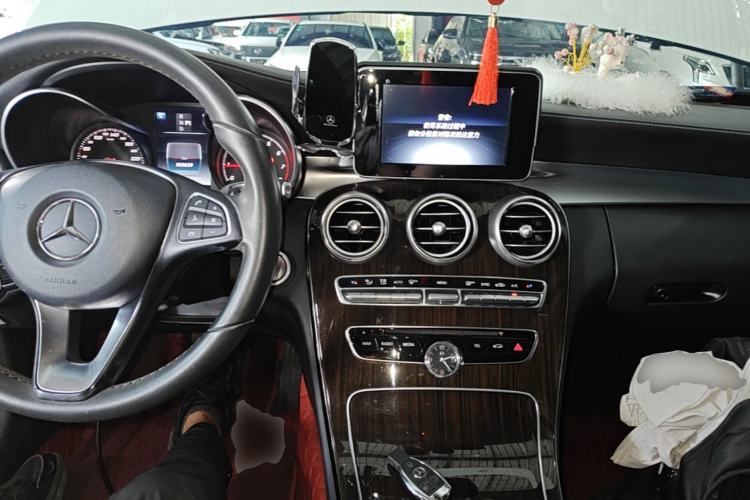 Used Mercedes-Benz C-Class 2016 C 200 L Center Console