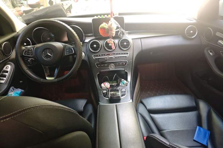 Used Mercedes-Benz C-Class 2016 C 200 L Sport Edition Center Console