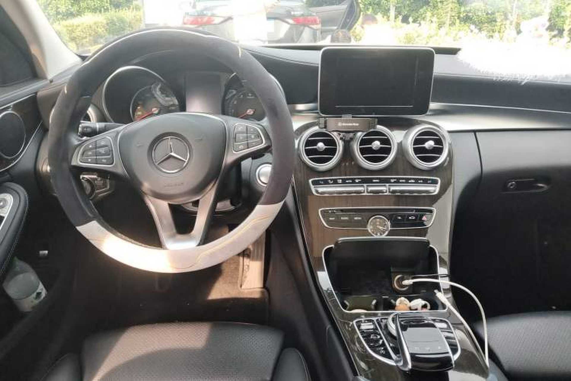 Used Mercedes-Benz C-Class 2016 C 200 L Center Console