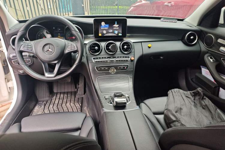 Used Mercedes-Benz C-Class 2016 C 200 L Sport Edition Center Console