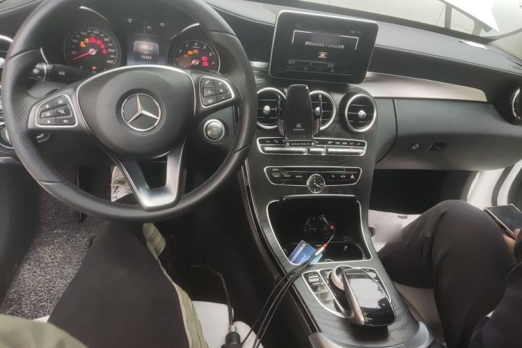 Used Mercedes-Benz C-Class 2016 C 200 L Sport Edition Center Console