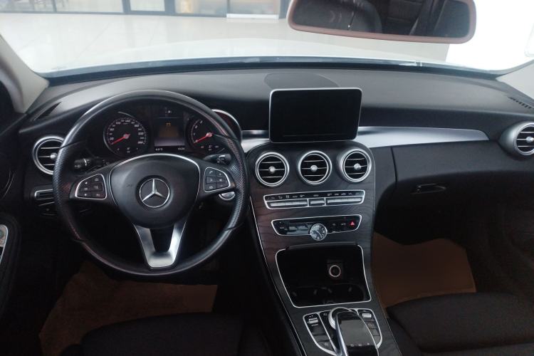 Used Mercedes-Benz C-Class 2016 C 180 Estate Center Console