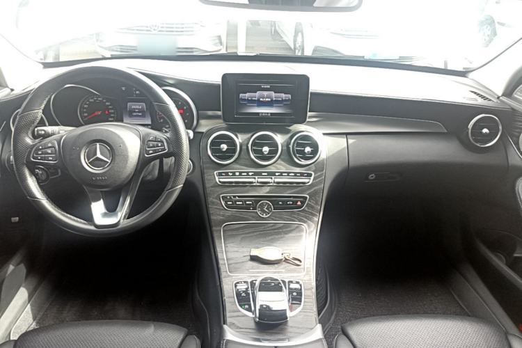 Used Mercedes-Benz C-Class 2016 C 200 L Sport Edition Center Console