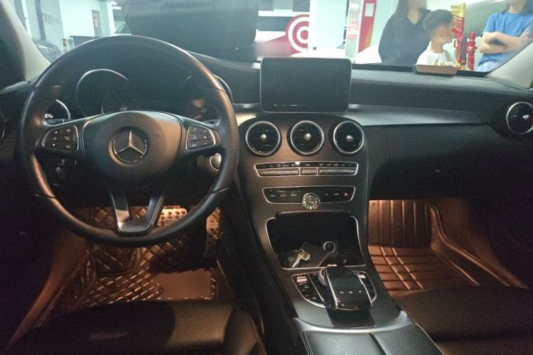 Used Mercedes-Benz C-Class 2016 C 200 L Sport Edition Center Console