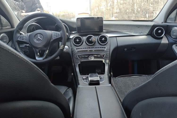 Used Mercedes-Benz C-Class 2016 C 180 L Sport Edition Center Console