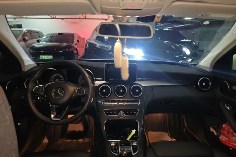 Used Mercedes-Benz C-Class 2016 C 200 L Sport Edition Center Console