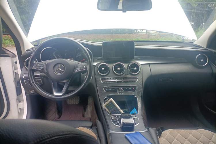 Used Mercedes-Benz C-Class 2016 C 180 L Sport Edition Center Console