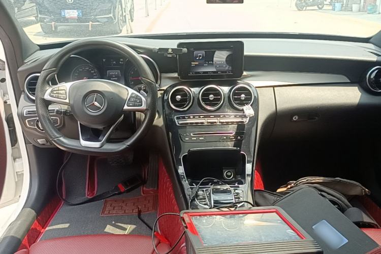 Used Mercedes-Benz C-Class 2016 C 200 Sport Edition Center Console