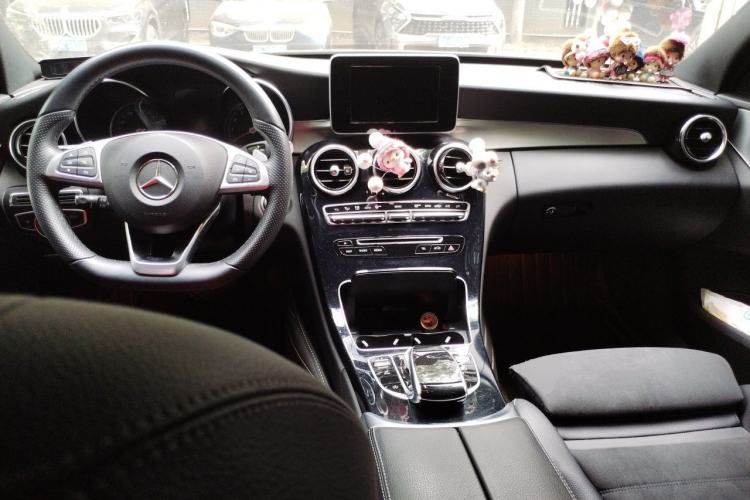 Used Mercedes-Benz C-Class 2016 C 200 Sport Edition Center Console