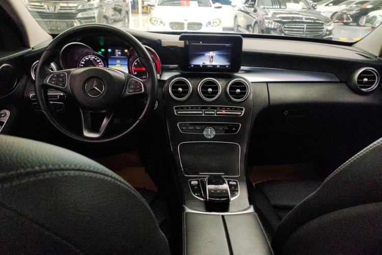 Used Mercedes-Benz C-Class 2016 C 180 Estate Center Console