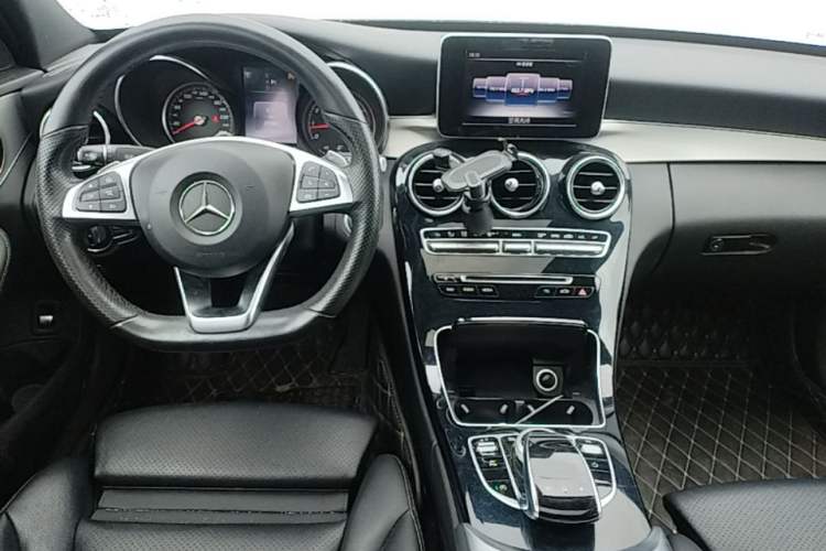 Used Mercedes-Benz C-Class 2016 C 200 Sport Edition Center Console