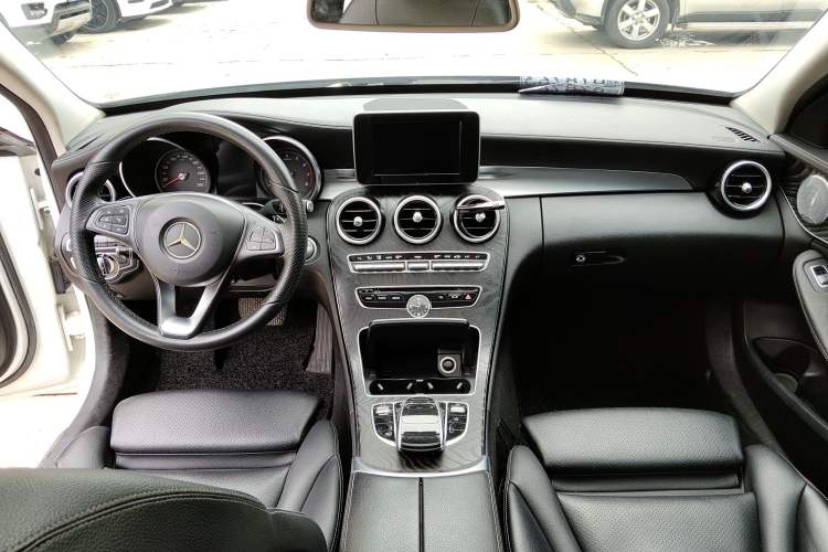 Used Mercedes-Benz C-Class 2016 C 180 L Sport Edition Center Console