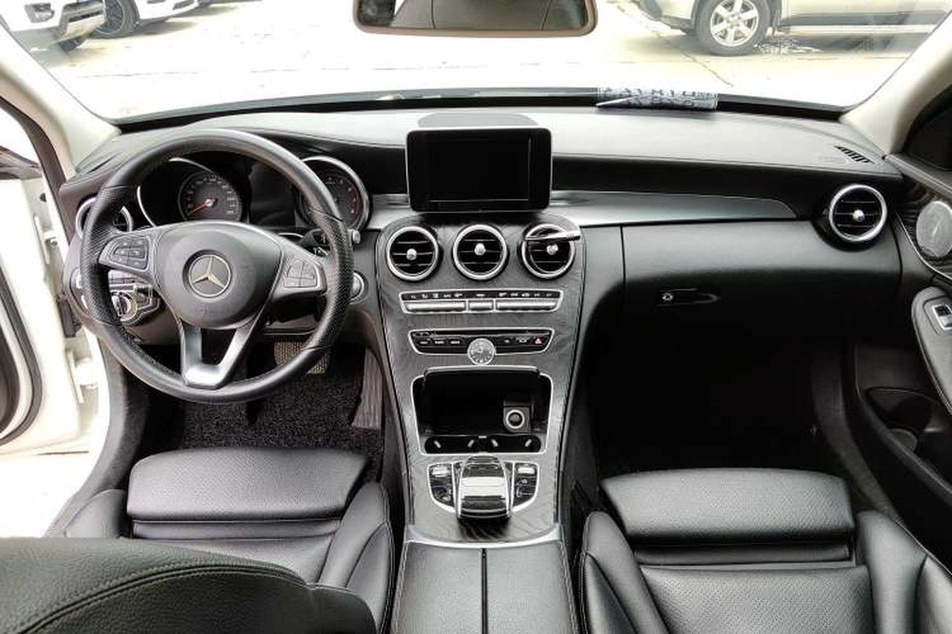 Used Mercedes-Benz C-Class 2016 C 180 L Sport Edition Center Console