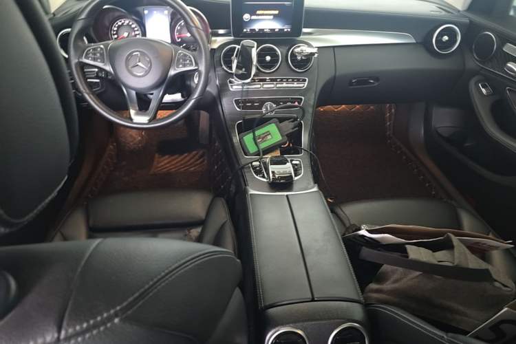 Used Mercedes-Benz C-Class 2016 C 200 L Sport Edition Center Console