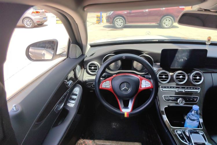 Used Mercedes-Benz C-Class 2016 C 200 L Center Console