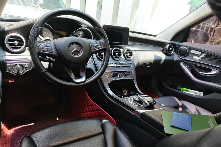 Used Mercedes-Benz C-Class 2016 C 200 L 4MATIC Sport Edition Center Console