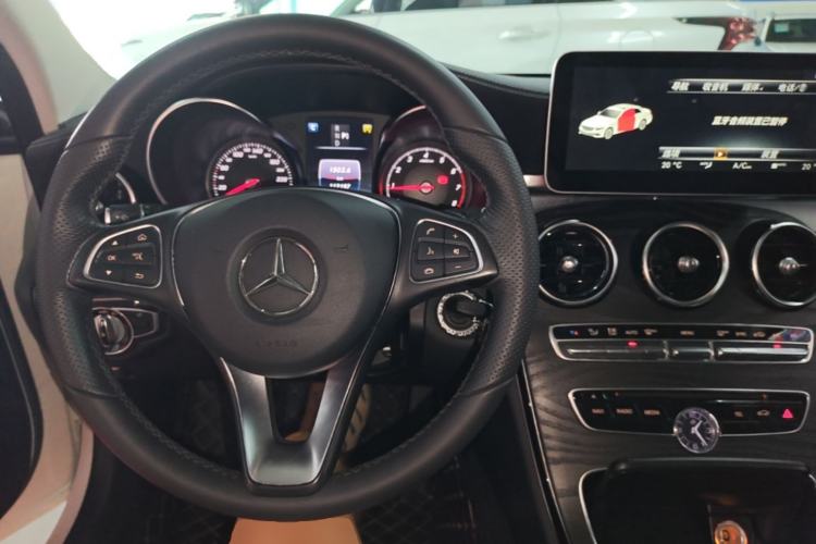 Used Mercedes-Benz C-Class 2016 C 200 L Sport Edition Center Console