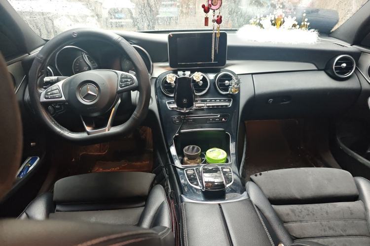 Used Mercedes-Benz C-Class 2016 C 200 Sport Edition 4MATIC Center Console