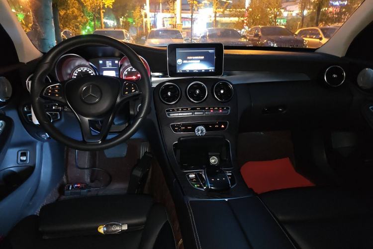 Used Mercedes-Benz C-Class 2016 C 200 L Sport Edition Center Console