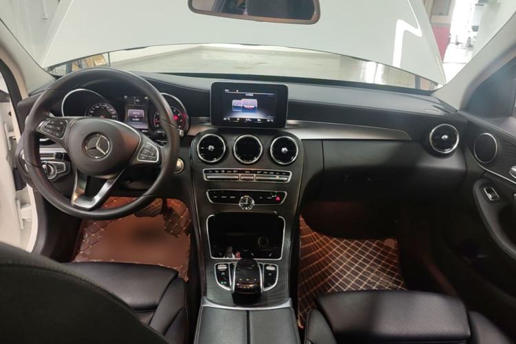 Used Mercedes-Benz C-Class 2016 C 180 L Sport Edition Center Console