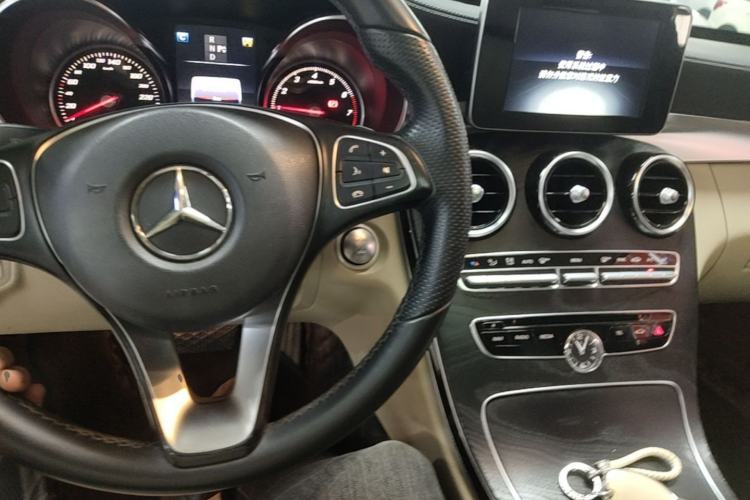 Used Mercedes-Benz C-Class 2016 C 180 L Sport Edition Center Console