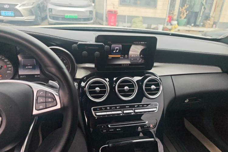 Used Mercedes-Benz C-Class 2016 C 200 Coupe Center Console