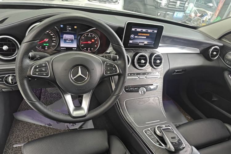 Used Mercedes-Benz C-Class 2016 C 200 L Sport Edition Center Console