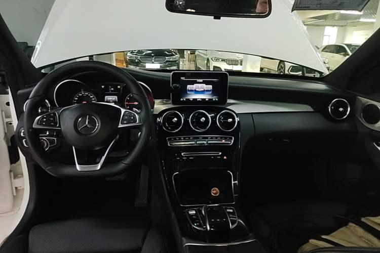 Used Mercedes-Benz C-Class 2016 C 200 Sport Edition Center Console
