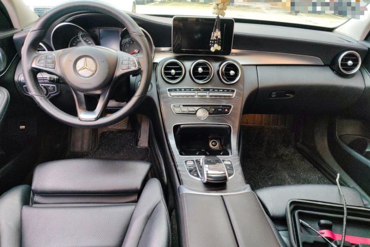 Used Mercedes-Benz C-Class 2016 C 180 L Sport Edition Center Console