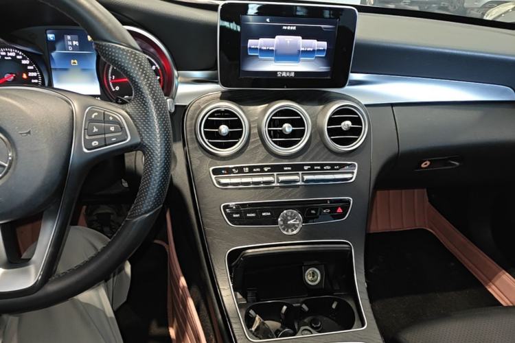 Used Mercedes-Benz C-Class 2016 C 180 Estate Center Console