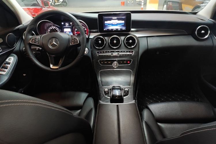 Used Mercedes-Benz C-Class 2016 C 200 L Sport Edition Center Console