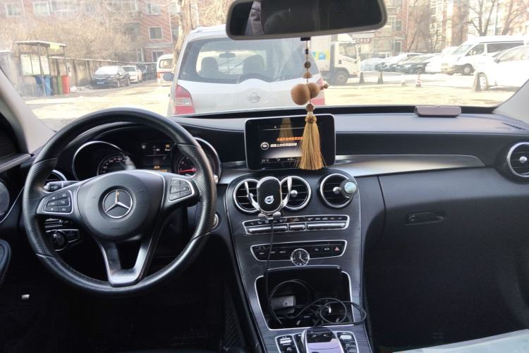Used Mercedes-Benz C-Class 2016 C 180 L Sport Edition Center Console