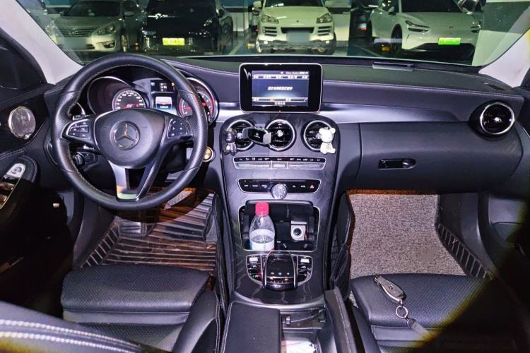 Used Mercedes-Benz C-Class 2016 C 200 L Sport Edition Center Console