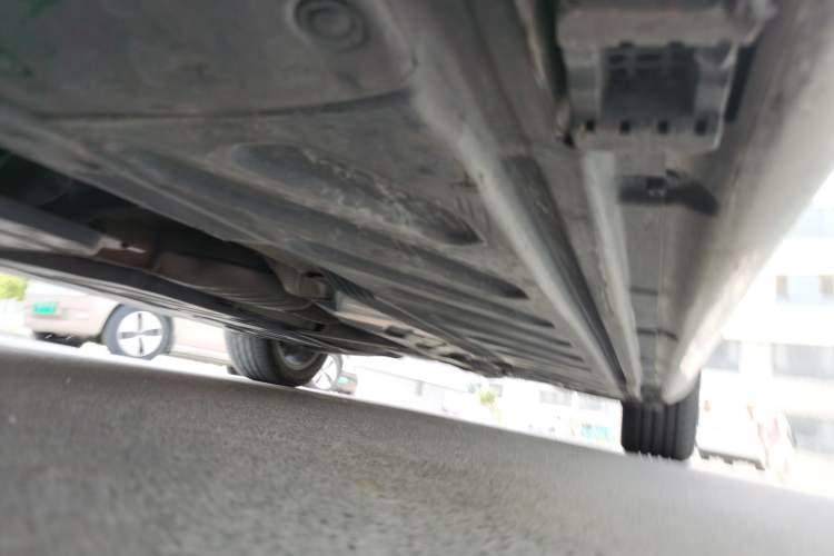 Used Mercedes-Benz C-Class 2016 C 200 L Chassis Front Left