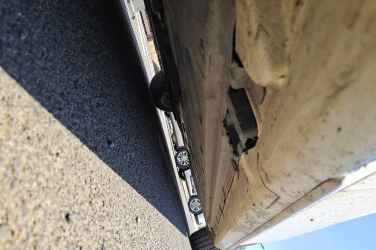 Used Mercedes-Benz C-Class 2016 C 200 L Chassis Front Left