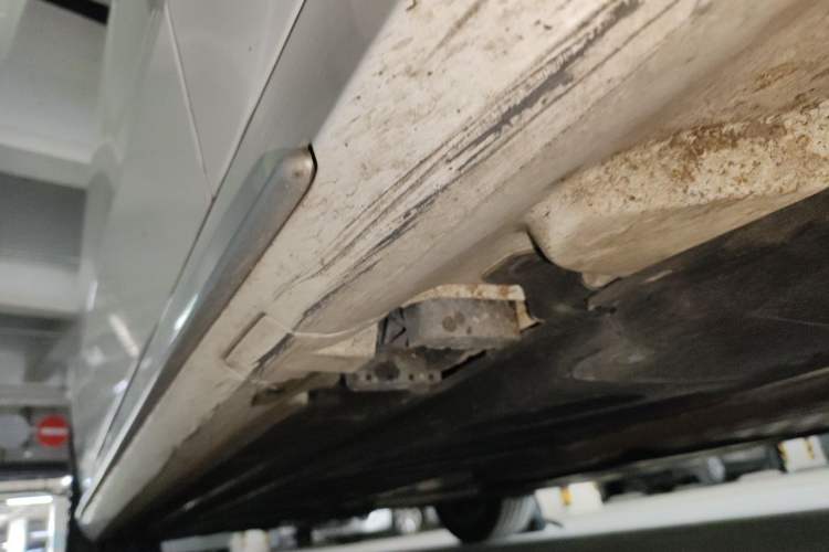 Used Mercedes-Benz C-Class 2016 C 180 L Sport Edition Chassis Front Right