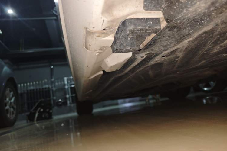 Used Mercedes-Benz C-Class 2016 C 200 Sport Edition Chassis Rear Left