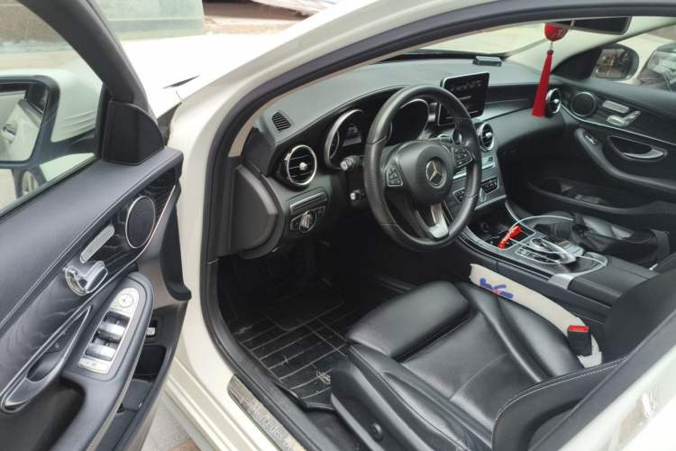 Used Mercedes-Benz C-Class 2016 C 200 L Sport Edition Driver Seat