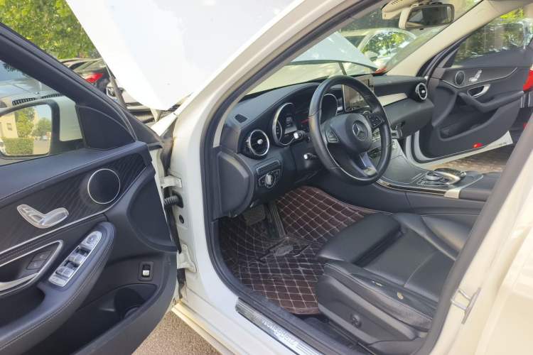 Used Mercedes-Benz C-Class 2016 C 180 L Sport Edition Driver Seat