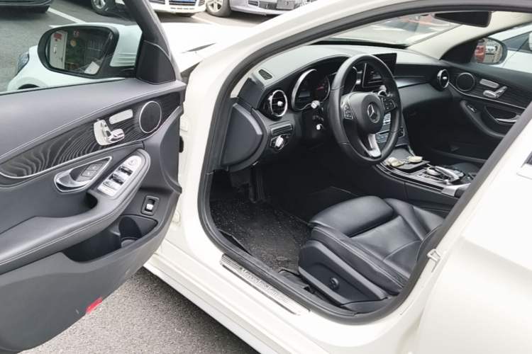Used Mercedes-Benz C-Class 2016 C 200 L 4MATIC Sport Edition Driver Seat
