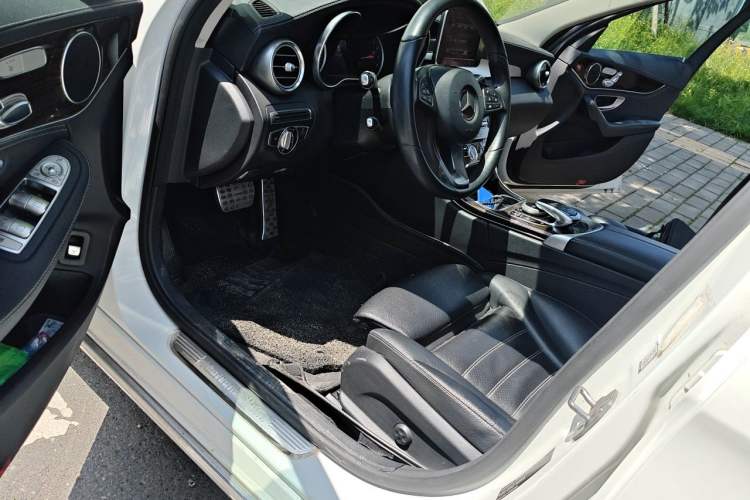 Used Mercedes-Benz C-Class 2016 C 200 L Driver Seat
