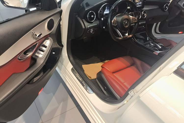 Used Mercedes-Benz C-Class 2016 C 200 Sport Edition Driver Seat