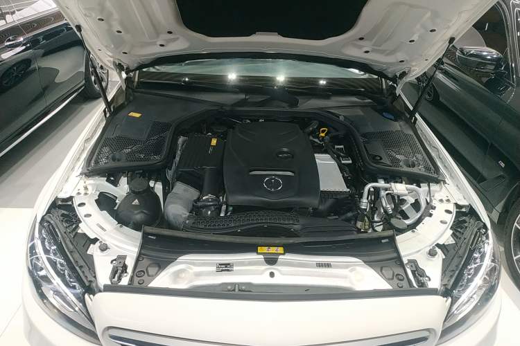 Used Mercedes-Benz C-Class 2016 C 200 L Sport Edition Engine Bay