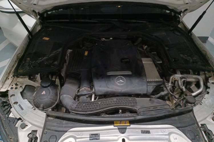 Used Mercedes-Benz C-Class 2016 C 200 L Sport Edition Engine Bay