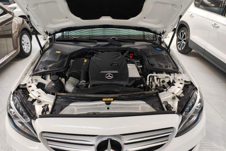 Used Mercedes-Benz C-Class 2016 C 180 Estate Engine Bay