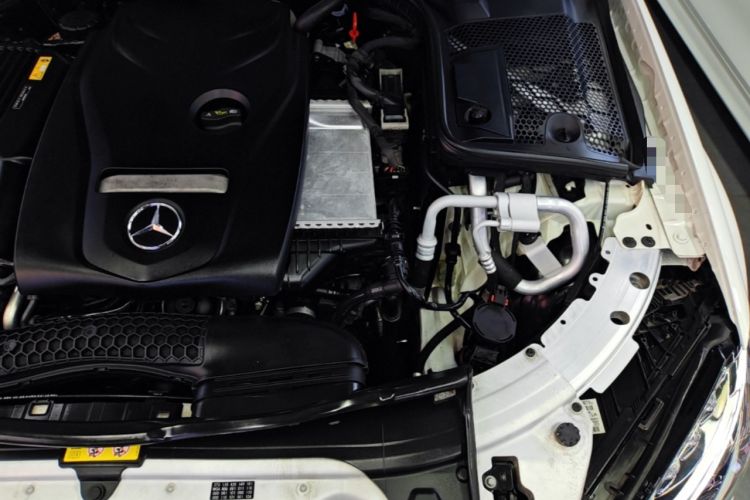 Used Mercedes-Benz C-Class 2016 C 180 L Sport Edition Engine Bay Left