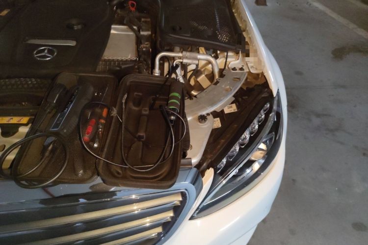 Used Mercedes-Benz C-Class 2016 C 180 L Engine Bay Left